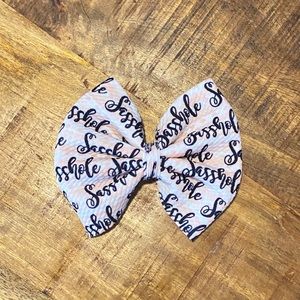 Sasshole hair bow